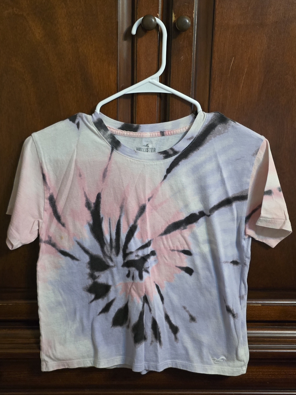 Hollister Pink, Lavender & Black Tie-Dye Short Sleeve Tee